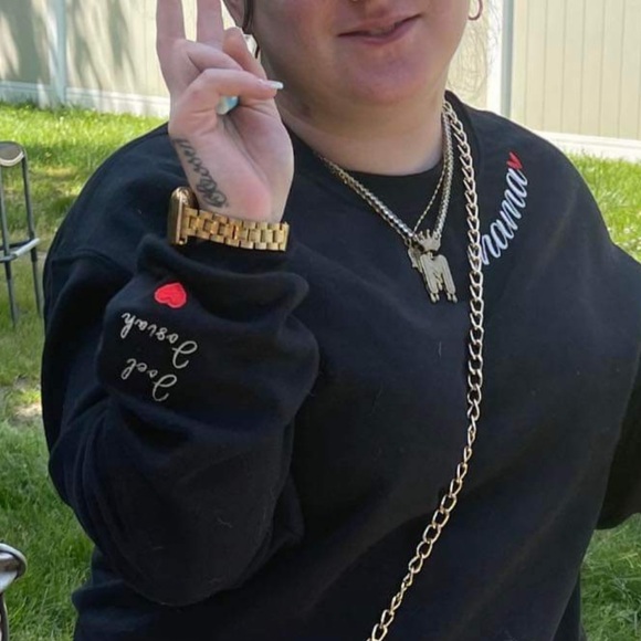 Custom embroidered Mama sweatshirt with kid name’s.Great gift for Mother’s Day. - Picture 5 of 5